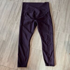 Purple Old Navy Powersoft Maternity 7/8 leggings Large stretchy pregnancy band